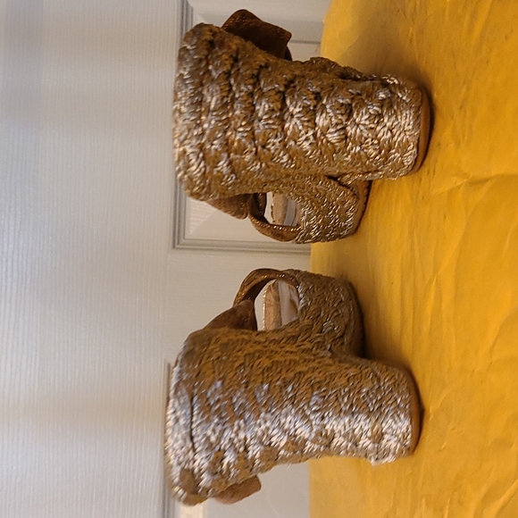 Stuart Weitzman Gold Wedges - Picture 5 of 9